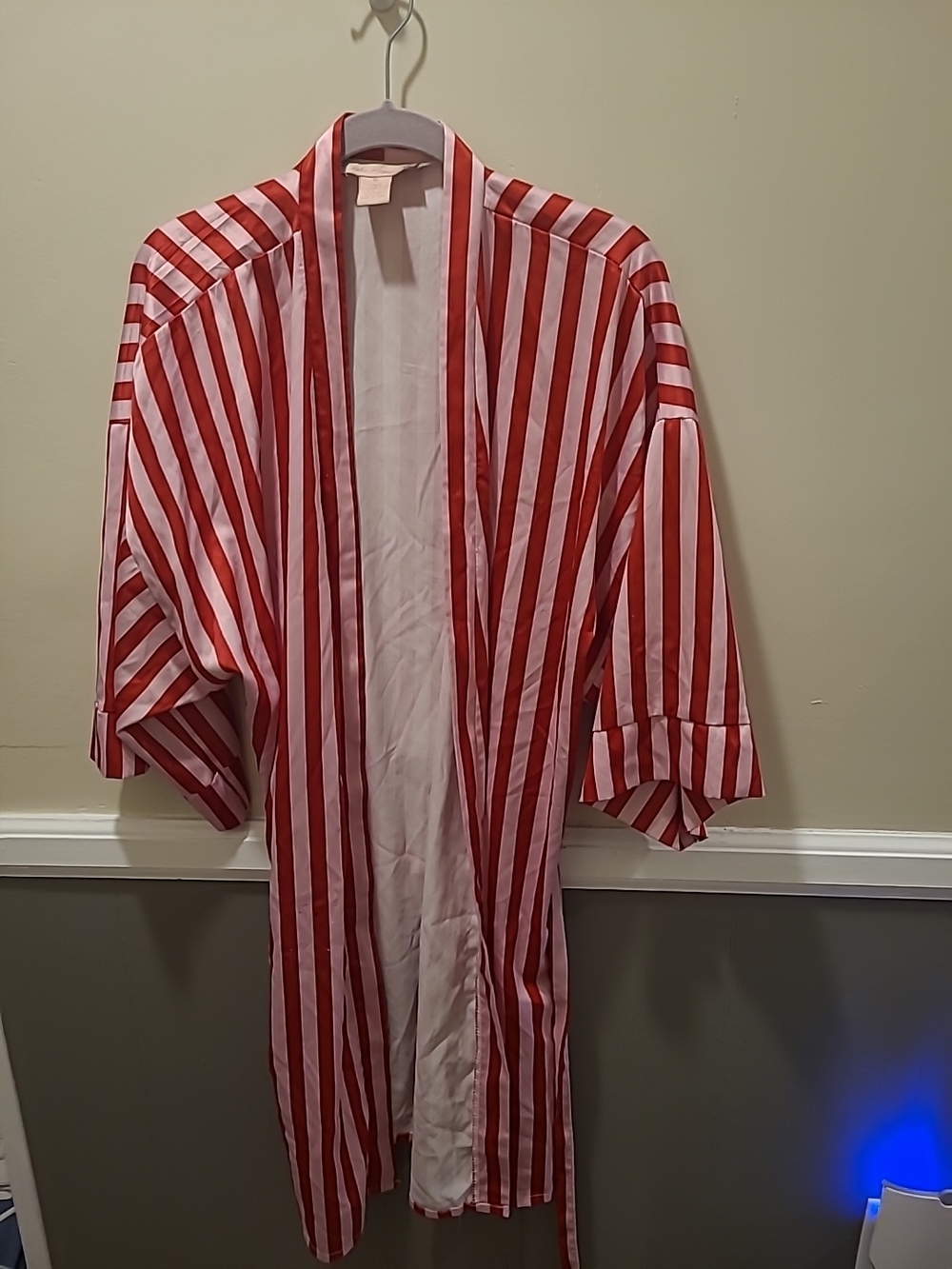 Soho Apparel Womens XL Red/pink Striped Robe